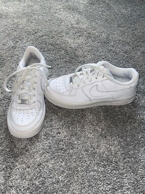 Nike White Low-Top Leather Sneakers